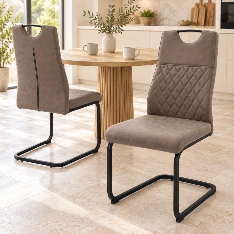 HAGO24 2er-Set Esszimmerstuhl Braun Kunstleder Küchenstühle Schwingstuhl Freischwinger Polsterstuhl Rautensteppung Griffmulde Bodenschoner – Bild 5